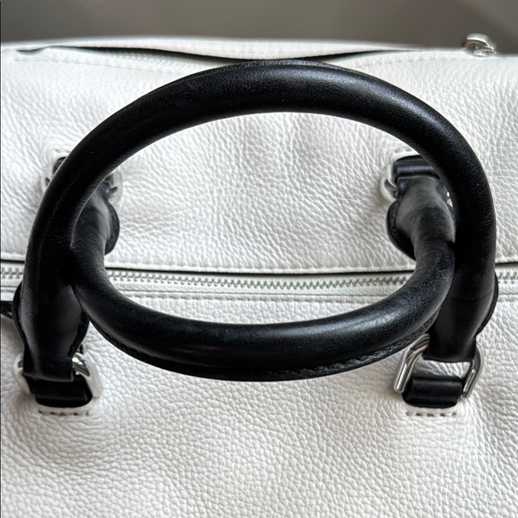 Michael Kors Locking Large Kirby Tote - Picture 12 of 17